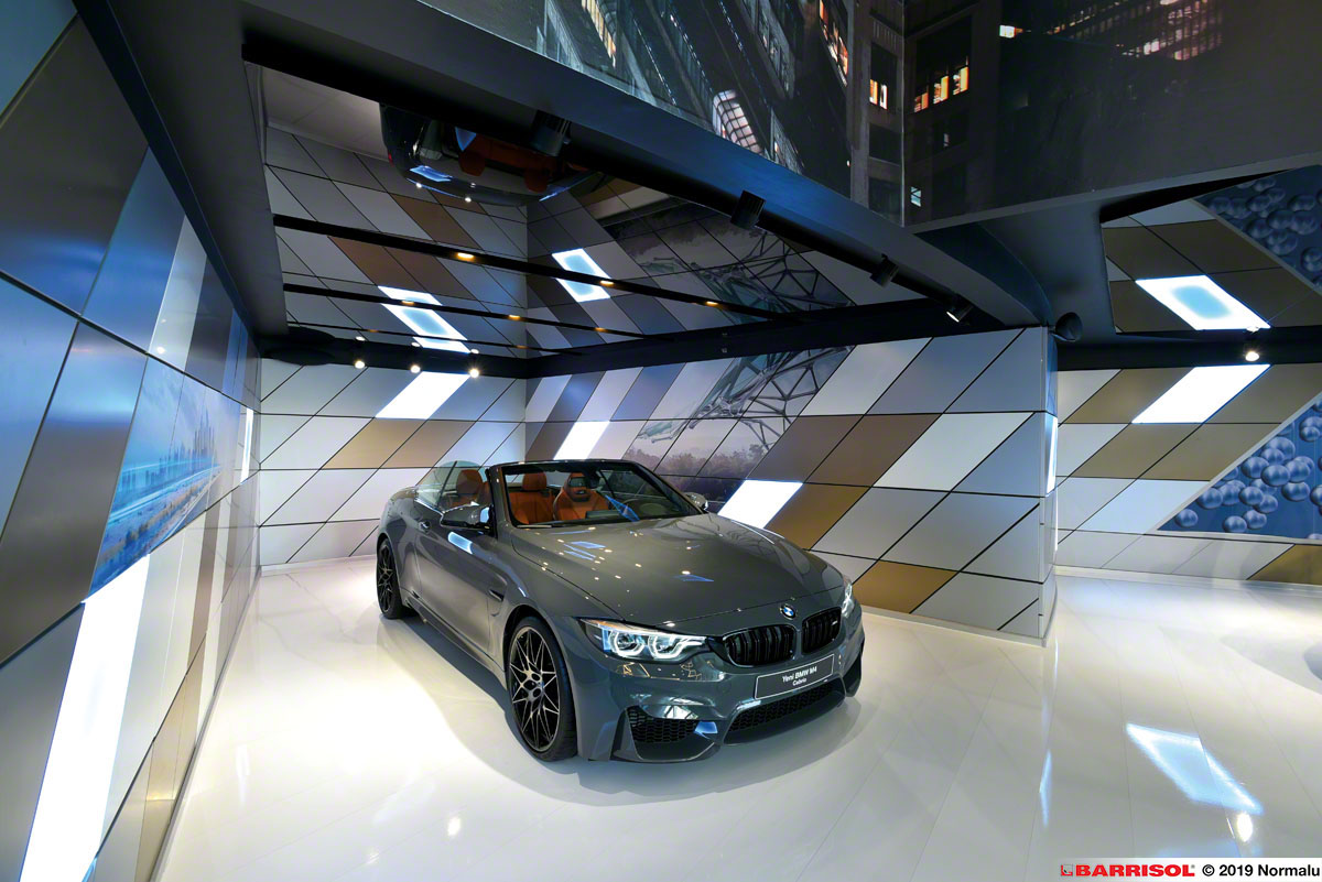 BMW Studio avec Barrisol Mirror - Miroir Noir
